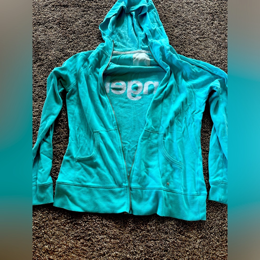 Victoria secret SET sweatshirt/pants sz large!! No longer sold in stores!!!